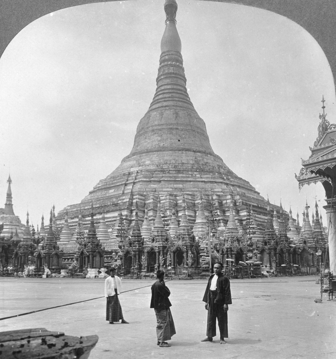 Shwedagon Pagoda, Rangoon, Burma, 1908 af Stereo Travel Co