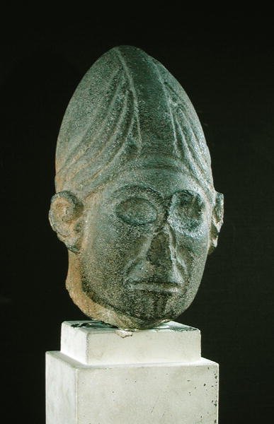 Hoved af en syrisk gud, fra Jabbil, det nordlige Syrien, ca. 1700-1600 f.Kr. (basalt) (se også 223210) af Syrian Syrian