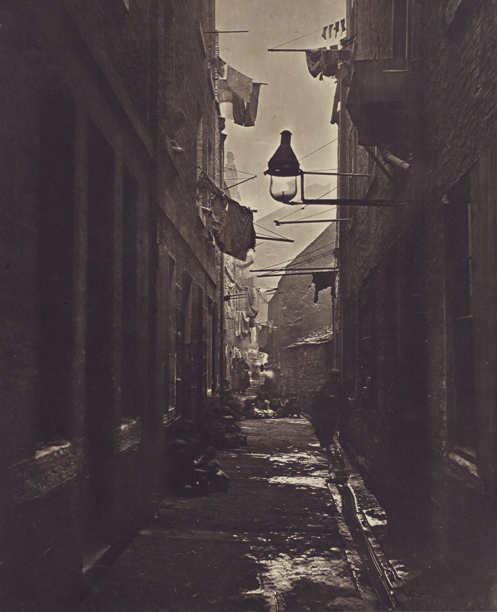 Close, No. 80 High Street. af Thomas Annan