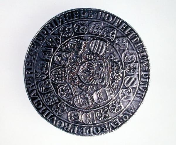 Kronungsdoppelguildiner (dobbeltgyldener) af kejser Maximilian I (1493-1519), Antwerpen mønt, genudgivelse af en 1509 mønt, 1517 (bagside) (sølv) (for forside se 168074) af Ulrich Ursentaler