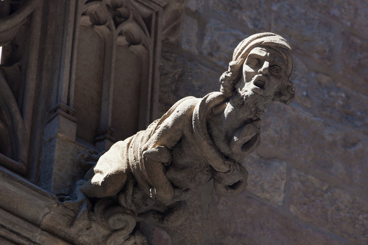 Barcelona, Spanien. Gargoyle på en bygning i det gotiske kvarter. af Unbekannt Unbekannt