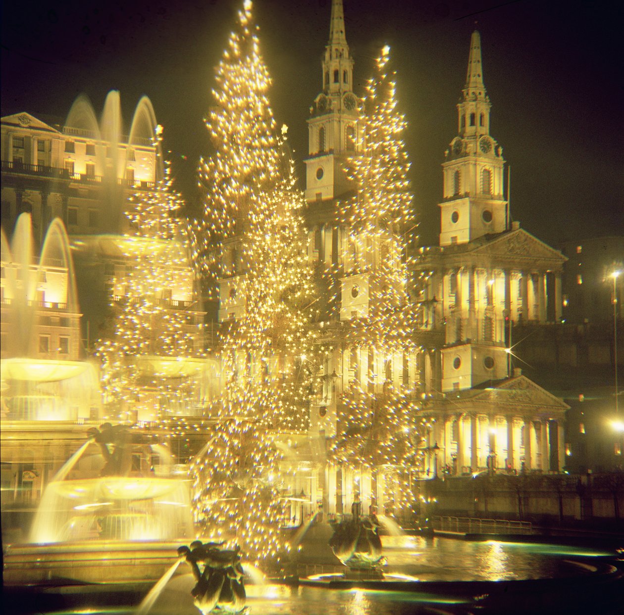 Trafalgar Square, julelys (se også 12715) af Unbekannt Unbekannt