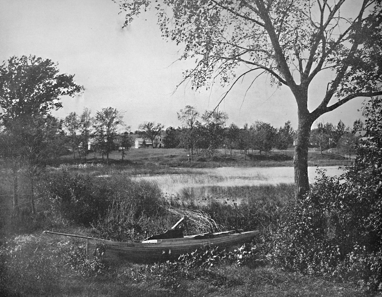 En bugt i Lac la Belle, Oconomowoc, c1897. af Unbekannt
