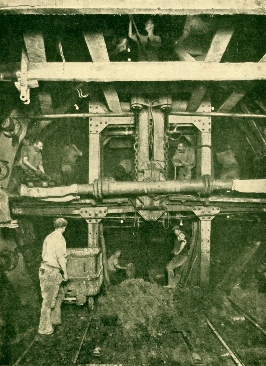 A Greathead Shield: Excavating a Tube Tunnel, 1930. af Unbekannt