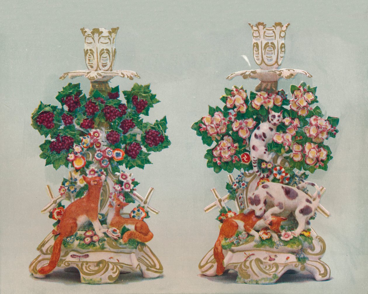 Et par Chelsea lysestager, c1700-tallet af Unbekannt