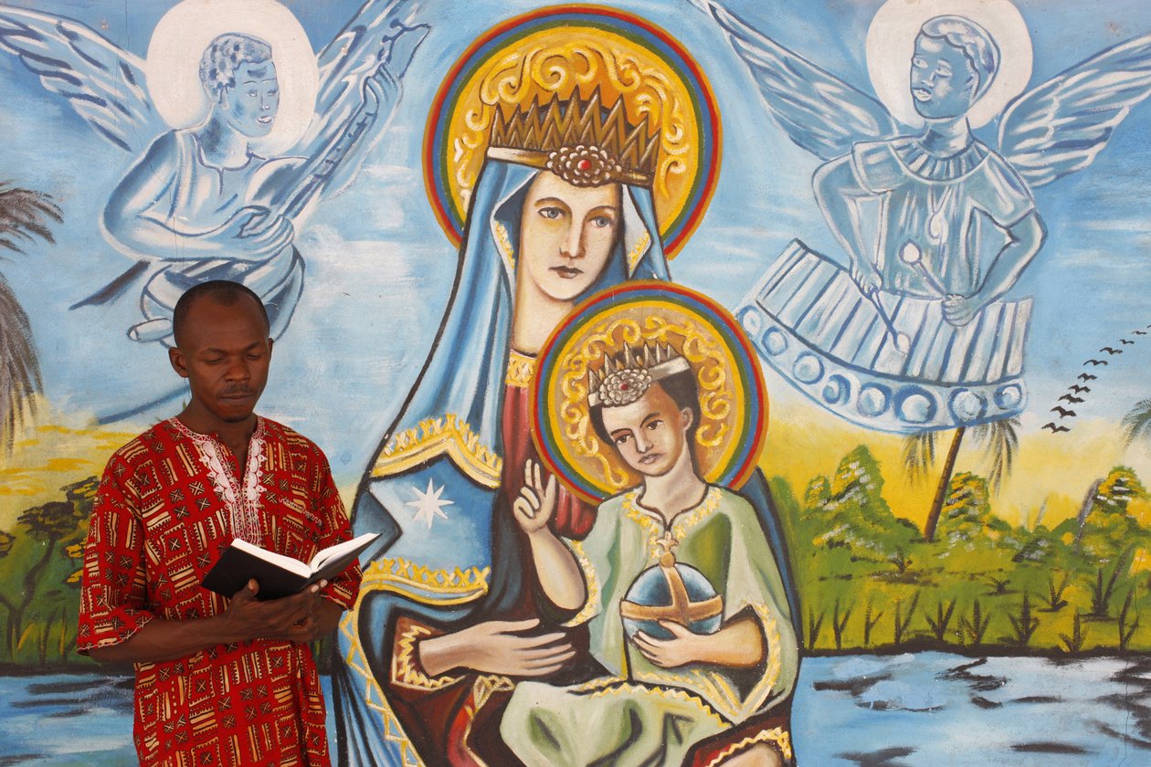 Afrikansk mand læser Bibelen, Togo Ville, Togo af Unbekannt