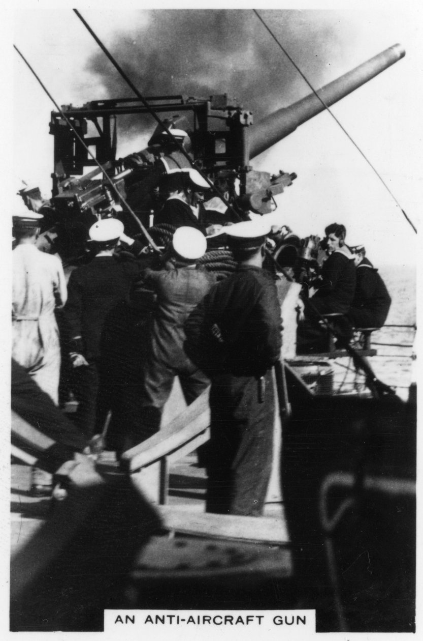 En antiluftskyts om bord på HMS Nelson, 1937 af Unbekannt