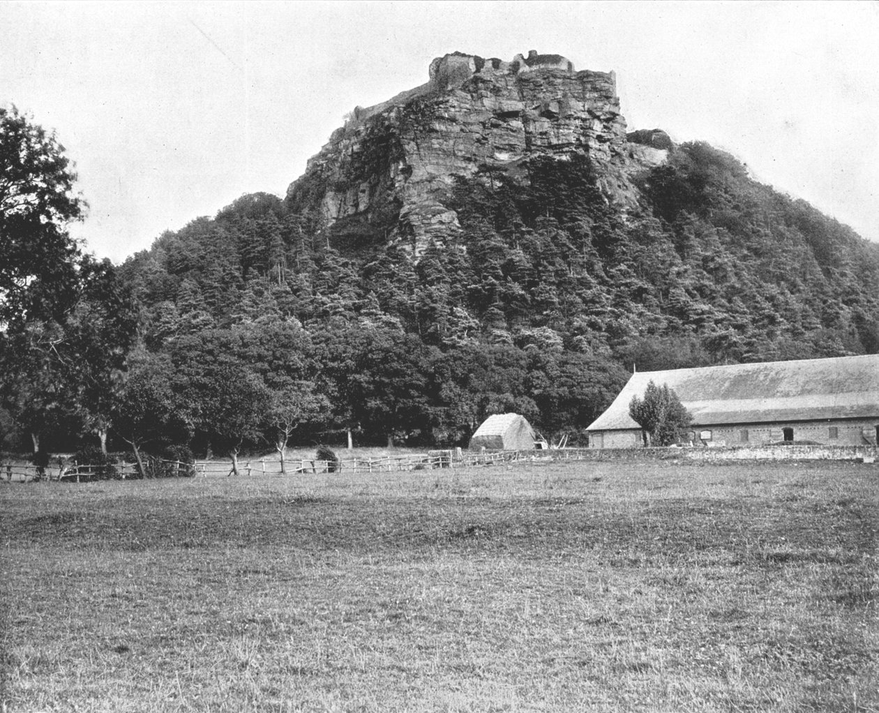 Beeston Castle, Cheshire, 1894. af Unbekannt