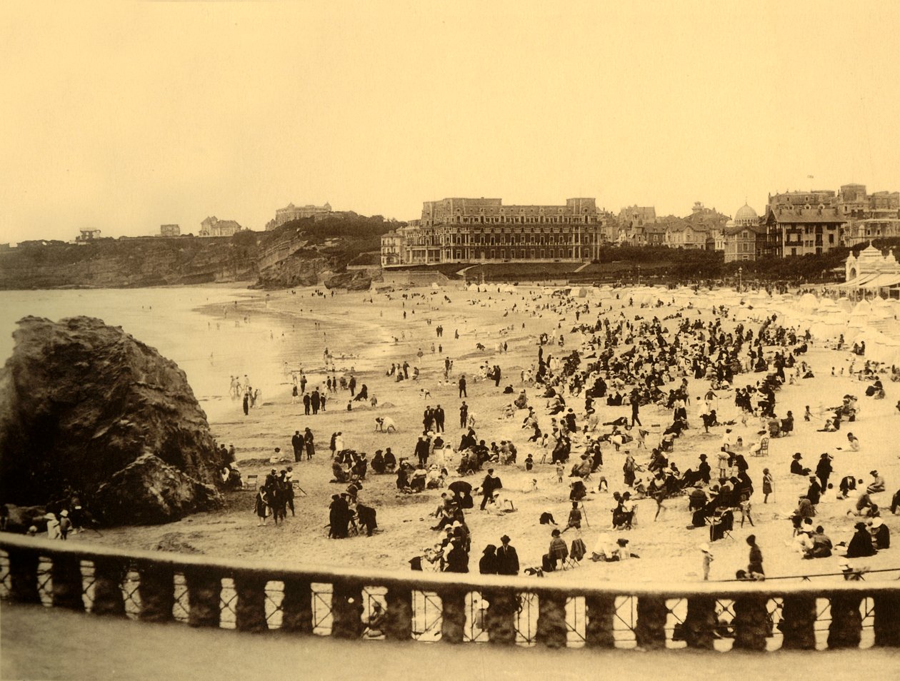 Biarritz - Ved Grande Plage, c1930. af Unbekannt