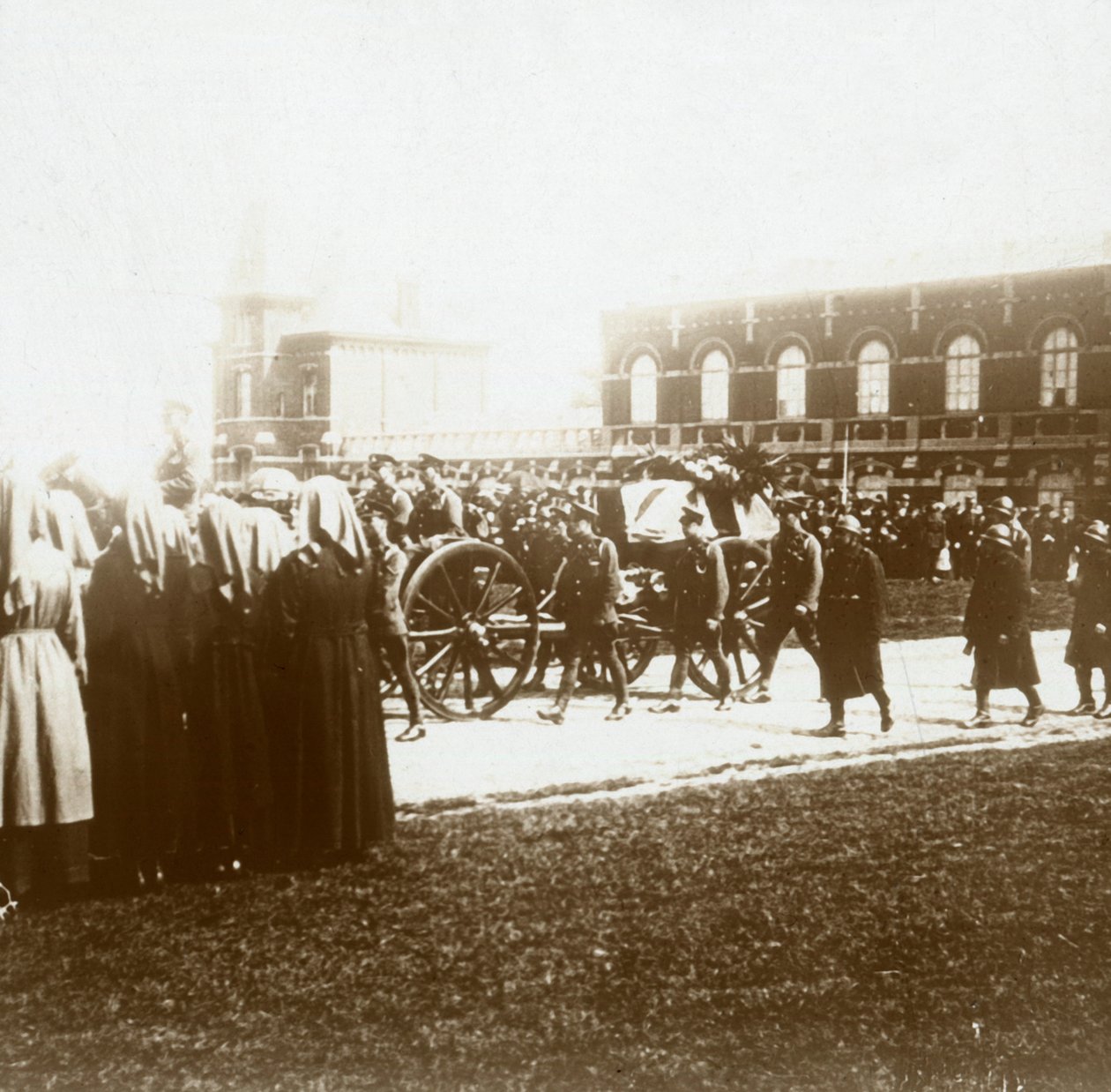 Edith Cavells begravelse, Bruxelles, Belgien, 1915 af Unbekannt