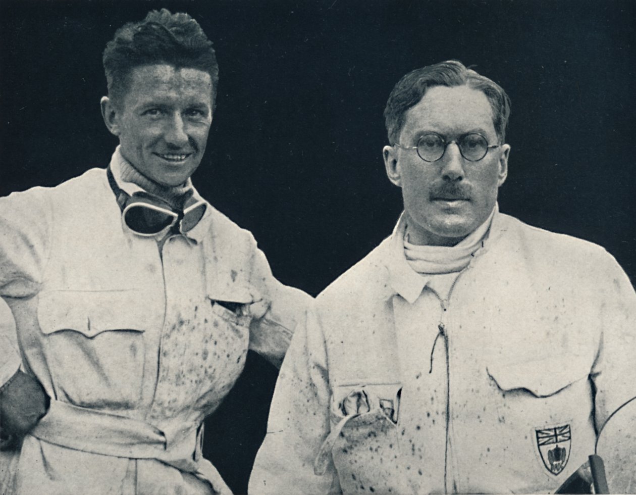 Kaptajn G. E. T. Eyston og assistent, 1937 af Unbekannt