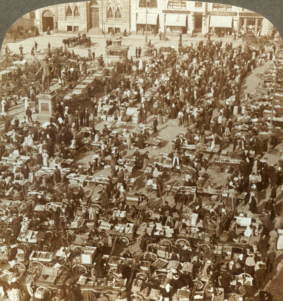 Christianias største marked, Norge, c1905. af Unbekannt