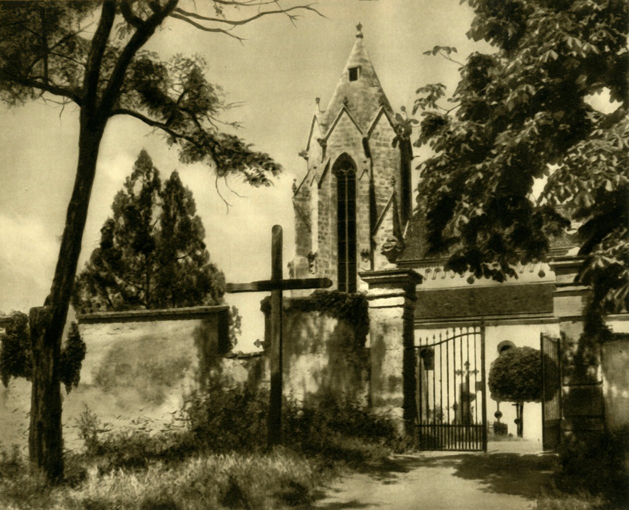 Kirke i Bad Deutsch-Altenburg, Nedre Østrig, c1935. af Unbekannt