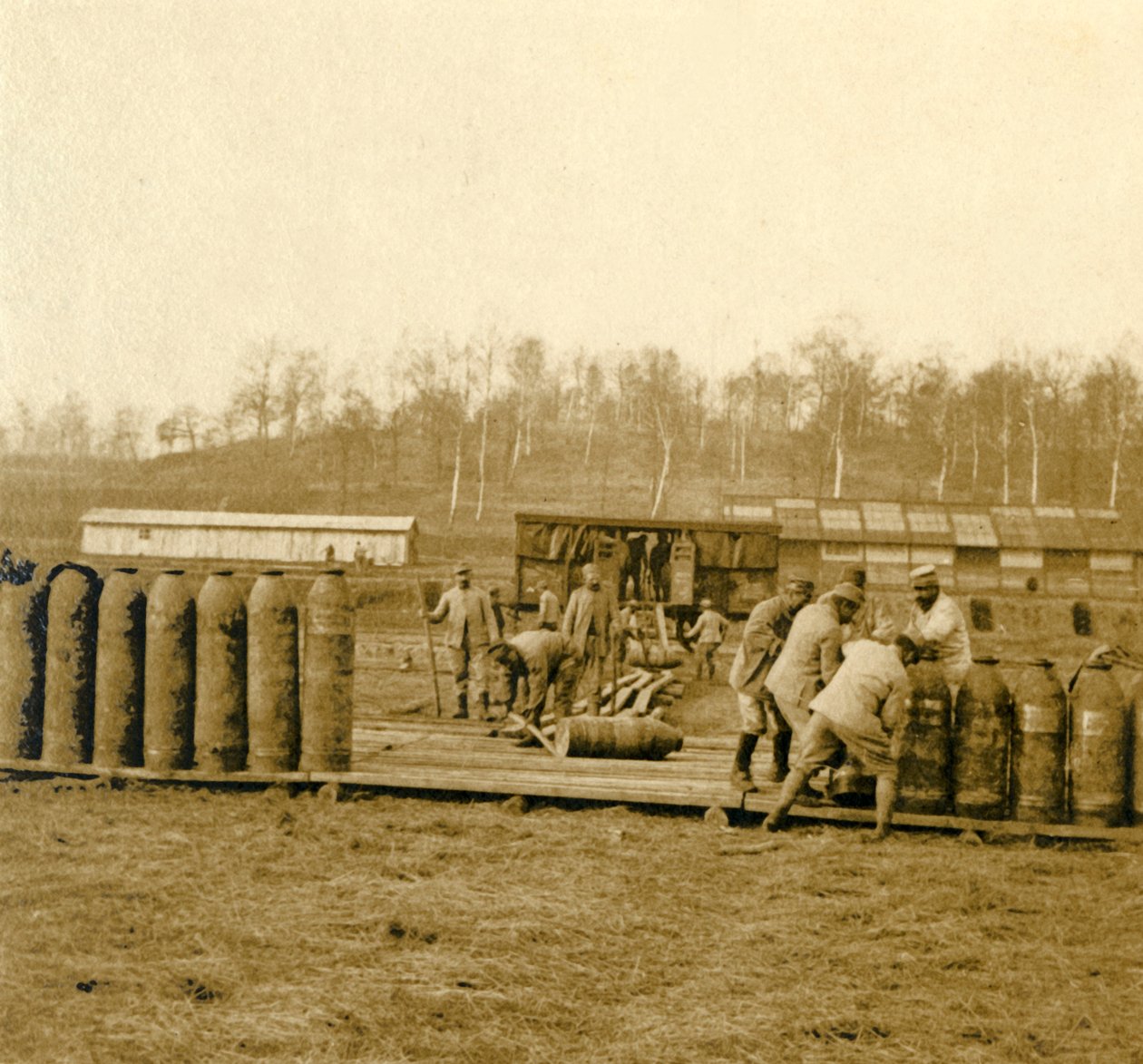Depot for store skaller, c1914-c1918 af Unbekannt