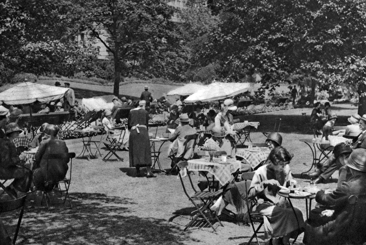 Embankment Gardens, Charing Cross, London, 1926-1927 af Unbekannt
