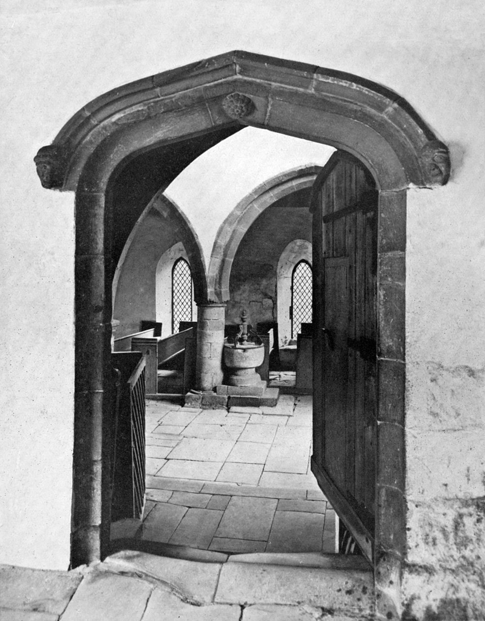 Indgang til kapellet, Haddon Hall, Derbyshire, 1924-1926 af Unbekannt