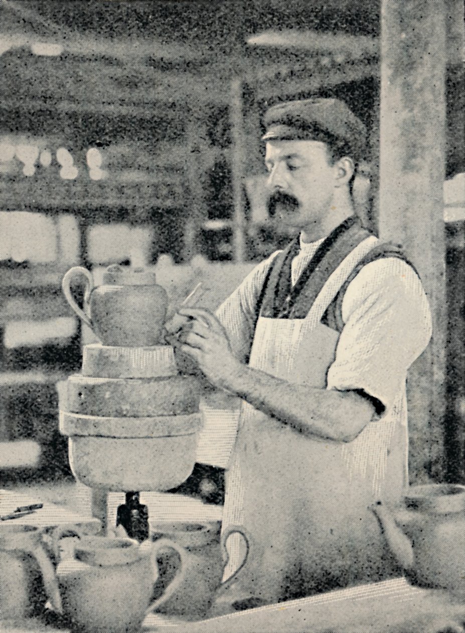 Fastgøring af tud på en tekande, c1917 af Unbekannt