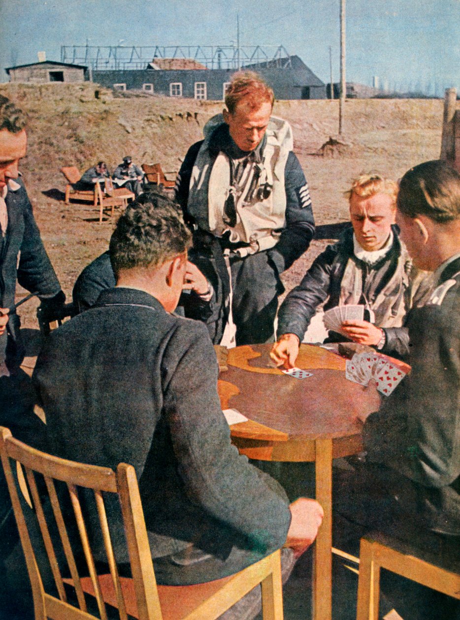 German airmen off duty, France, 1943dani af Unbekannt