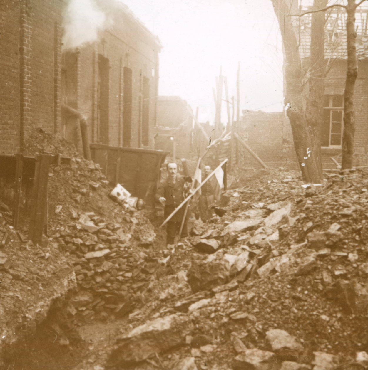 Tyske vimpler, Carency, Nordfrankrig, c1914-c1918 af Unbekannt