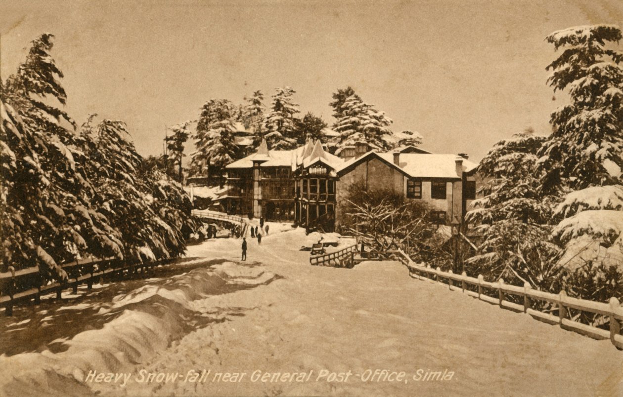 Kraftig snefald nær General Post-Office, Shimla, c1918-c1939. af Unbekannt