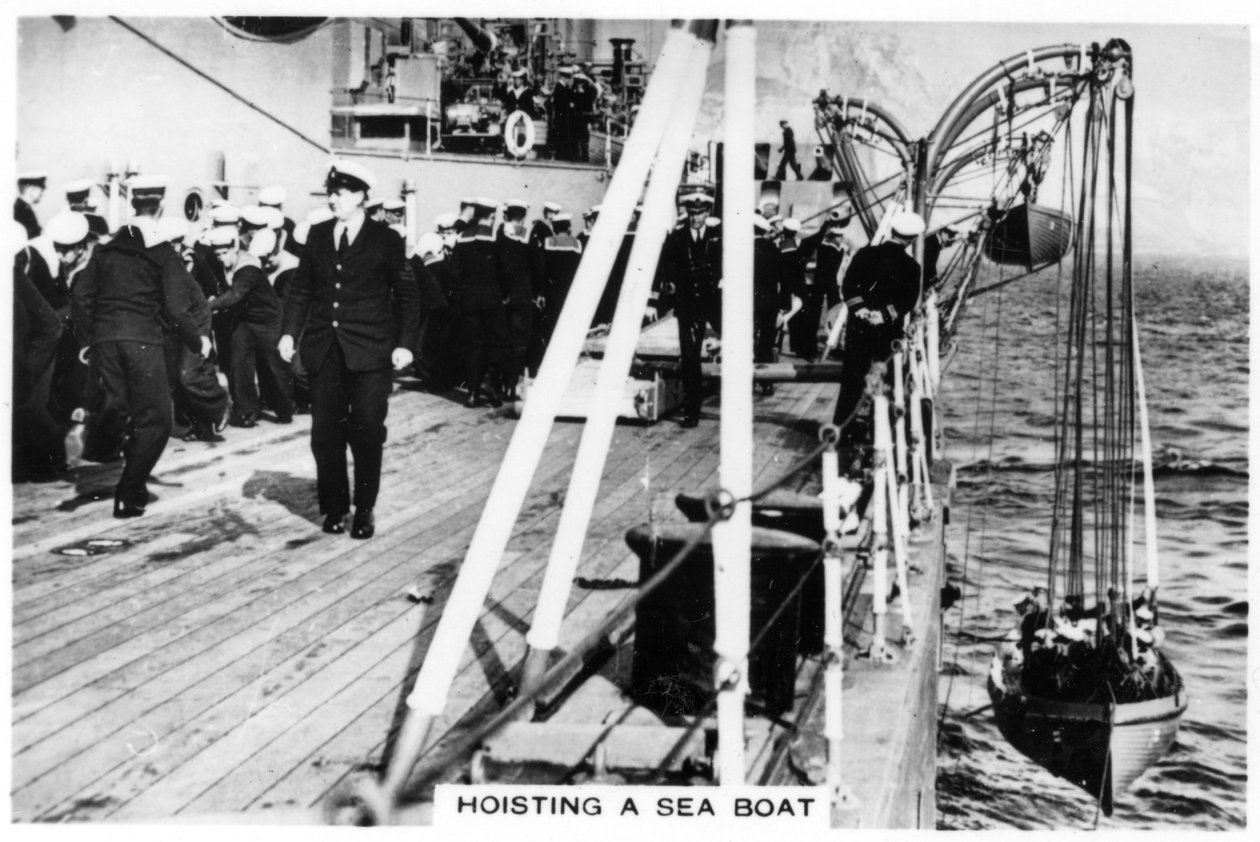 At hejse en havbåd, HMS Nelson, 1937 af Unbekannt