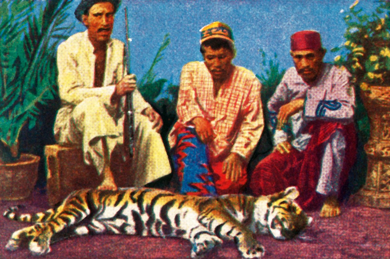 Jægere med død tiger i Sumatra, c1928. af Unbekannt