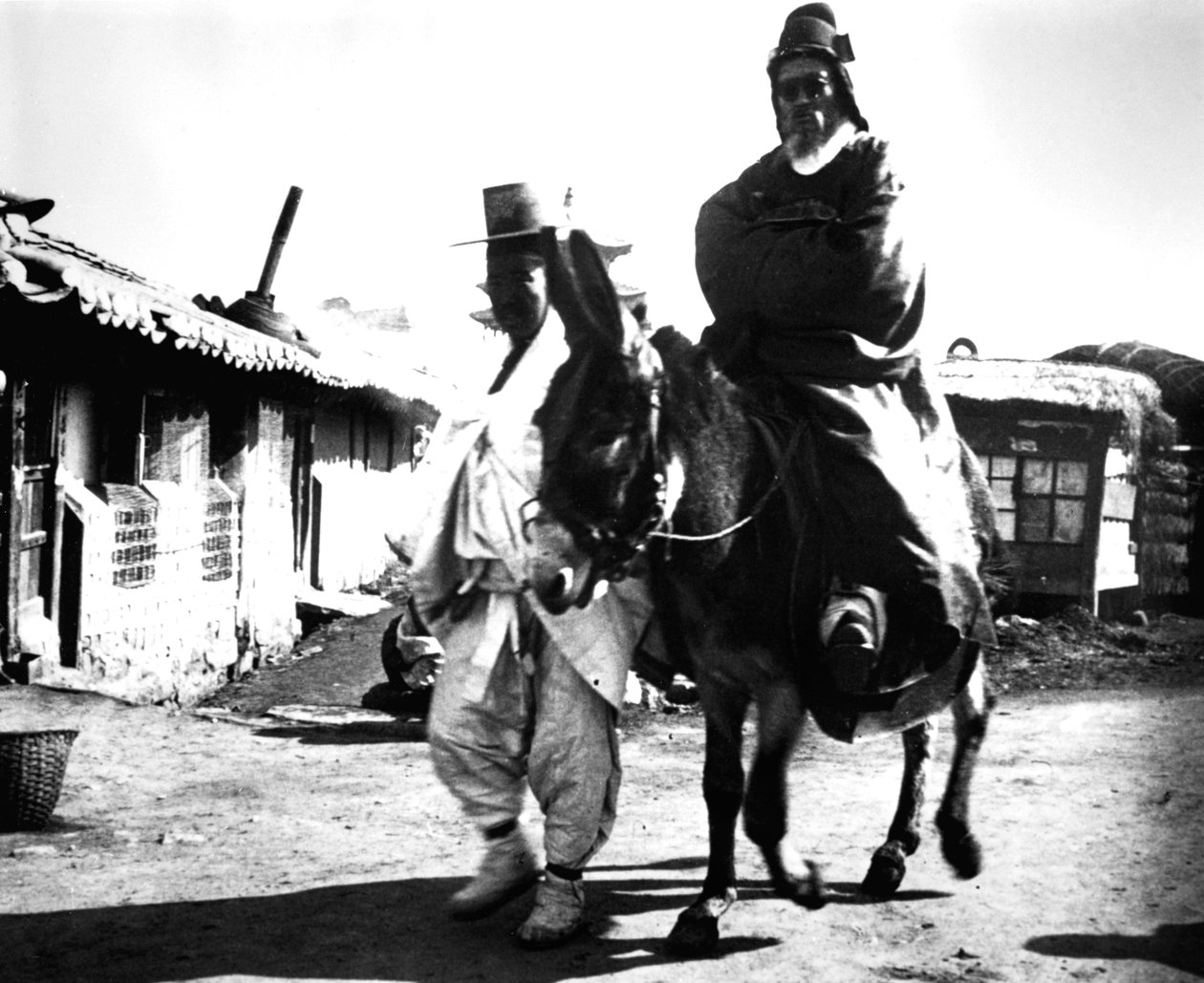 Japanske embedsmænd, Korea, 1900 af Unbekannt