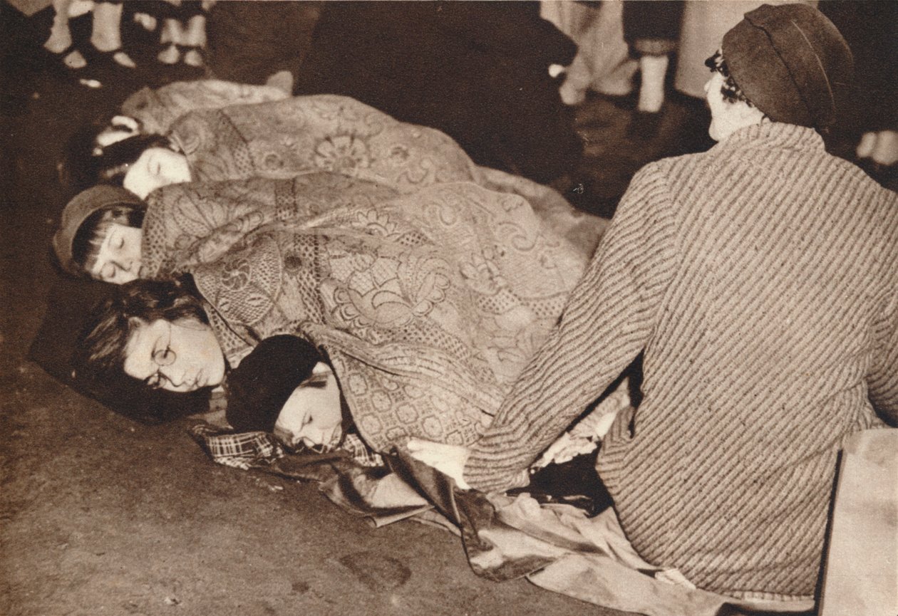 Midnat i indkøbscentret, 1937 af Unbekannt