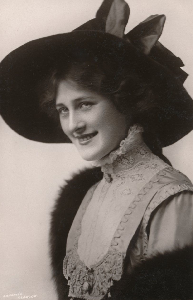 Miss Phyllis Dare, 1890-1975, c1930. af Unbekannt