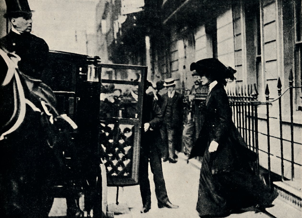 Mr. Churchill tager af sted til bryllupsrejse, 1908, 1945. af Unbekannt