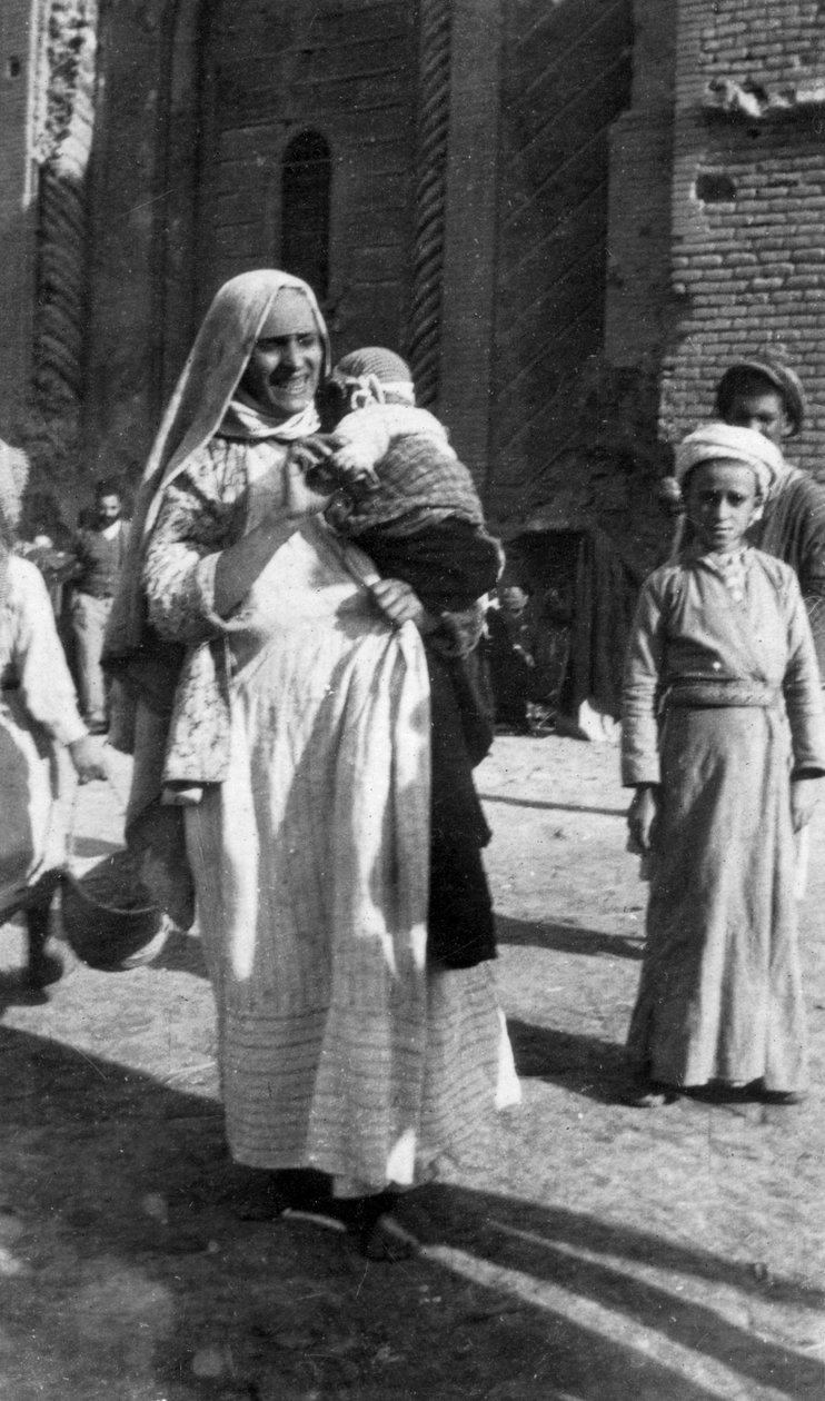 Muslimsk kvinde og barn, Irak, 1917-1919 af Unbekannt