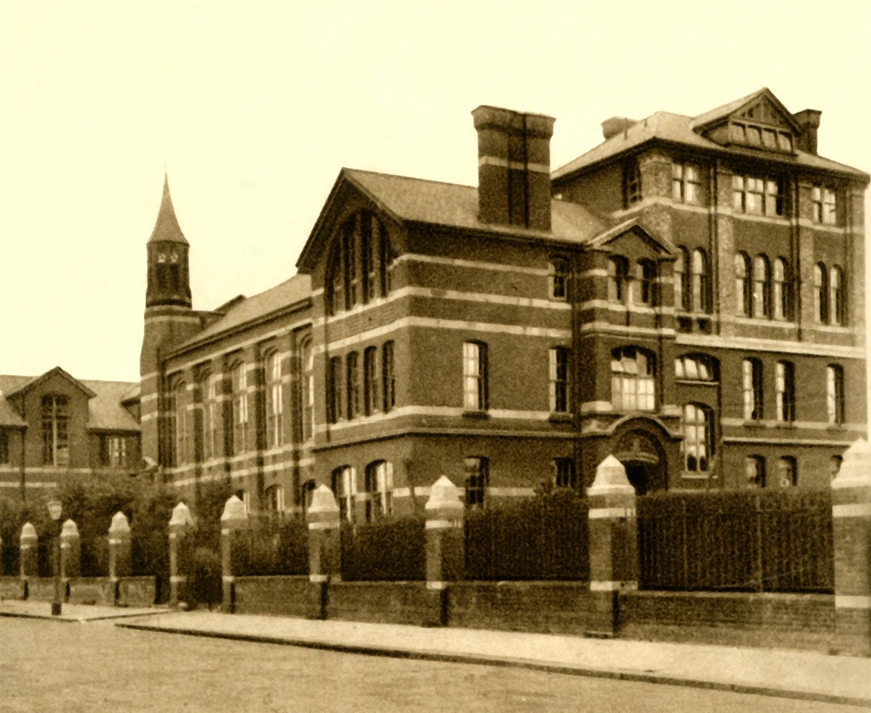 nr. 67. The Haberdashers Askes Hampstead School, 1923. af Unbekannt