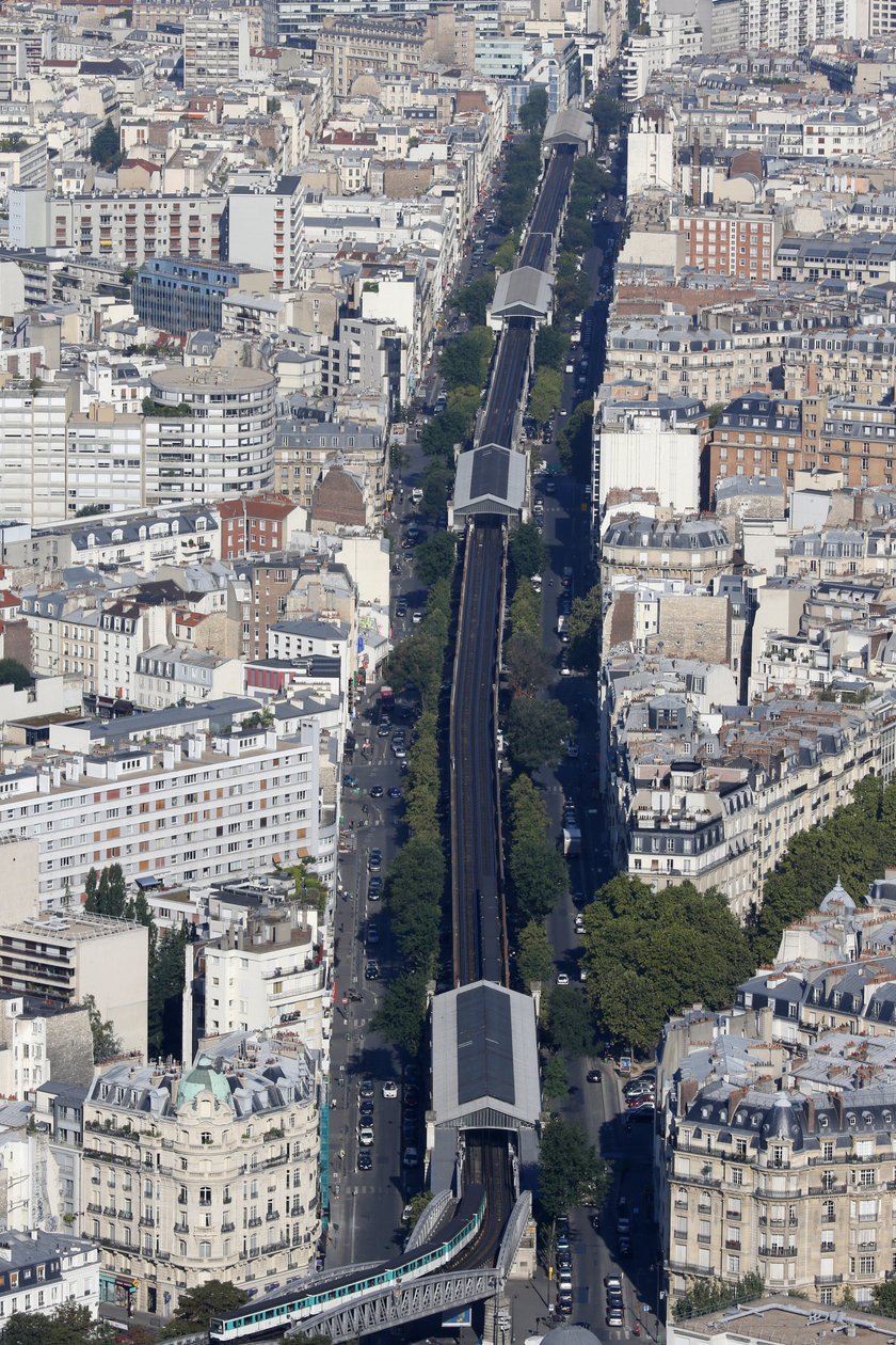 Paris by, The Metropiltain af Unbekannt
