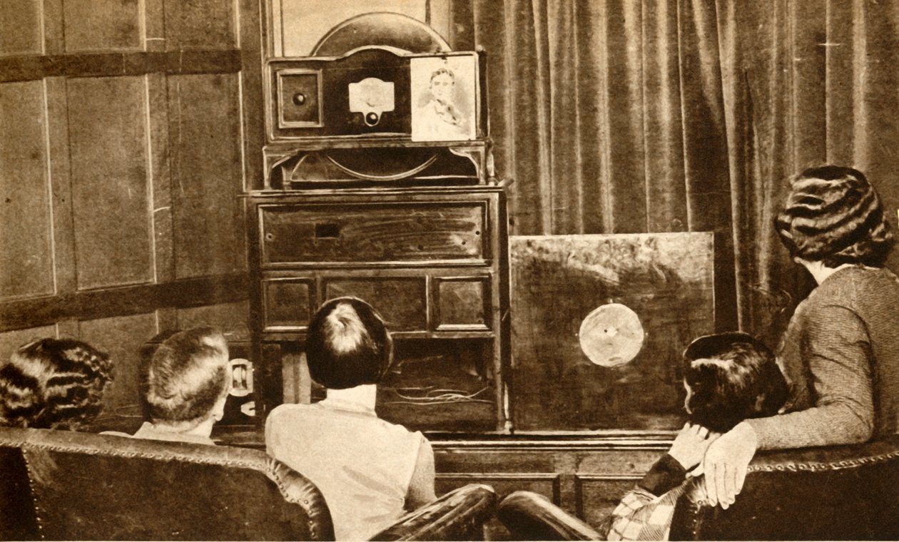 Folk, der ser en tidlig tv-udsendelse, c1930, 1933. af Unbekannt