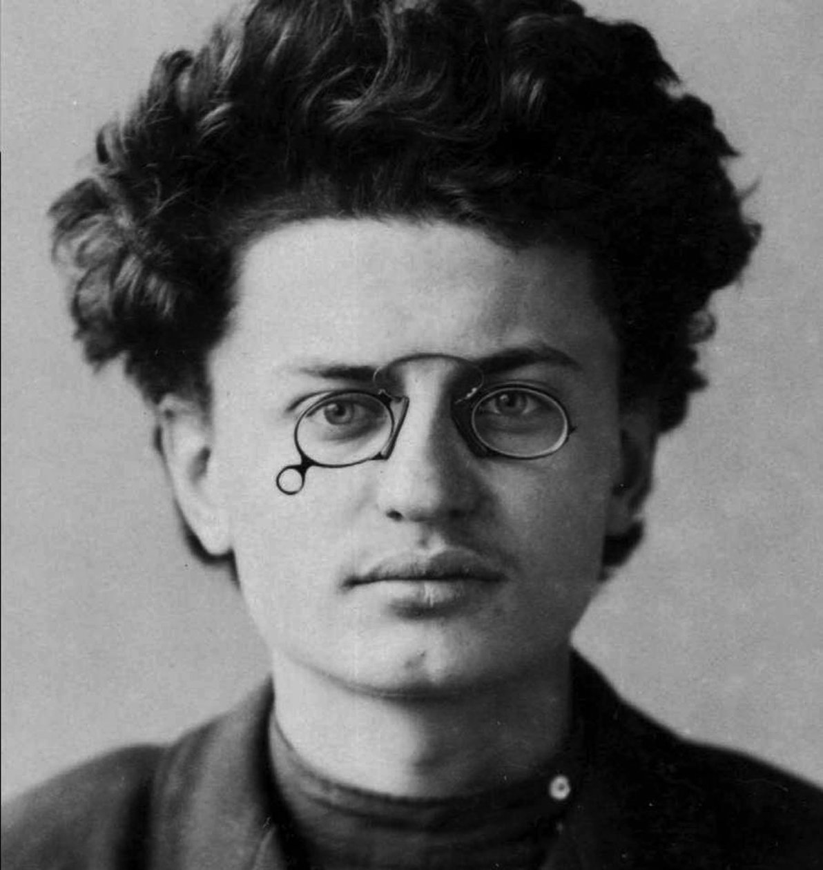 Politifoto af Leon Trotsky, russisk revolutionær, 1898 af Unbekannt