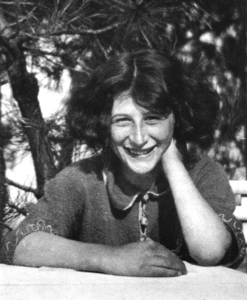 Portræt af Simone Weil (s/h foto) af Unbekannt