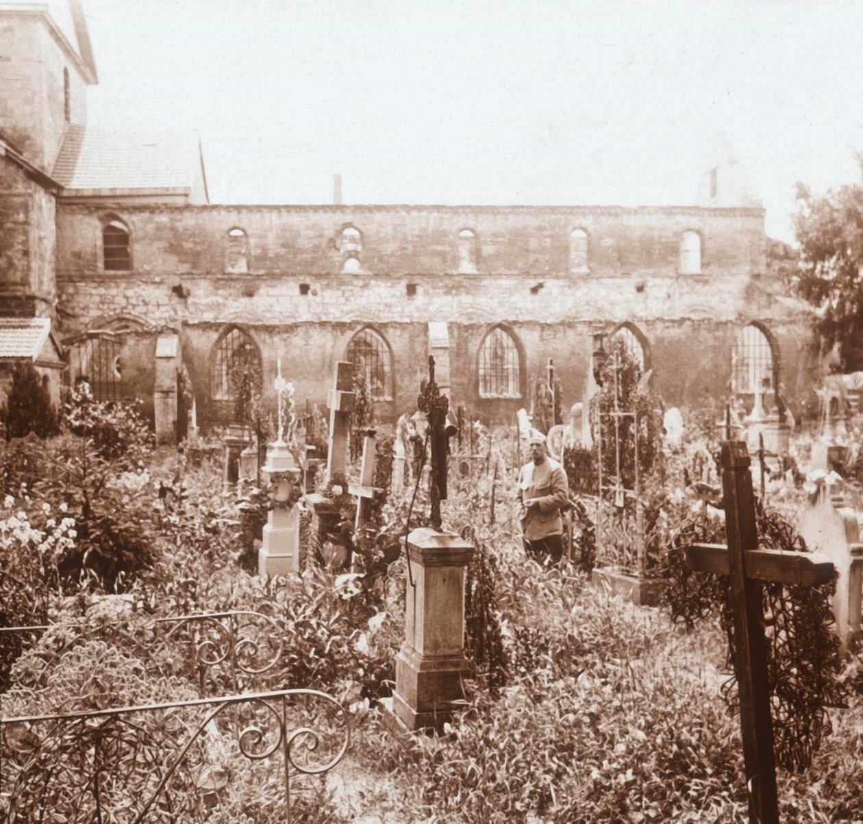 Tagløs kirke, Marne, Nordfrankrig, c1914-c1918 af Unbekannt