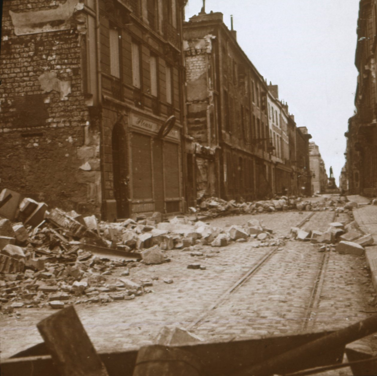 Rue Ceres, Reims, Nordfrankrig, c1914-c1918. af Unbekannt