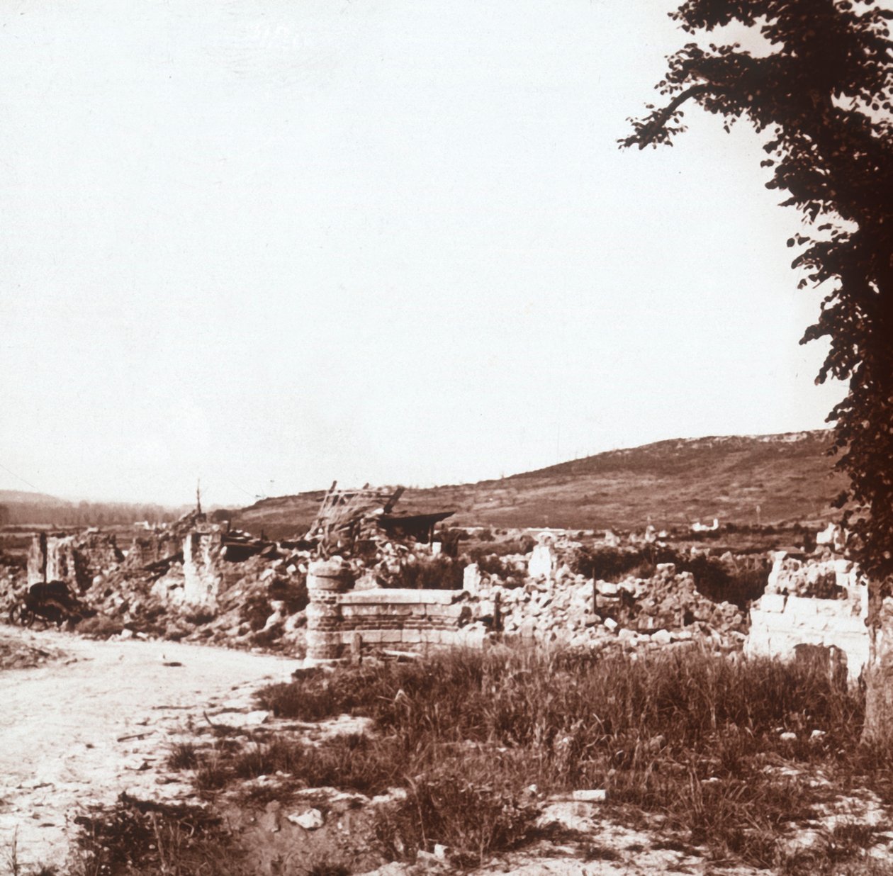 Ruiner, Chauny, Nordfrankrig, c1914-c1918 af Unbekannt