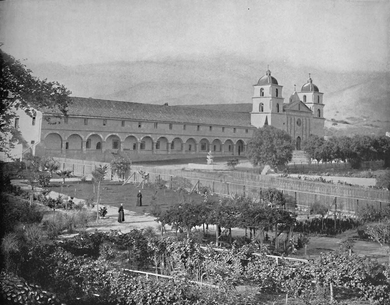 Santa Barbara Mission, Californien, c1897. af Unbekannt