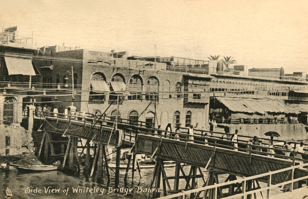 Set fra siden af Whiteley Bridge, Basra, c1918-c1939. af Unbekannt