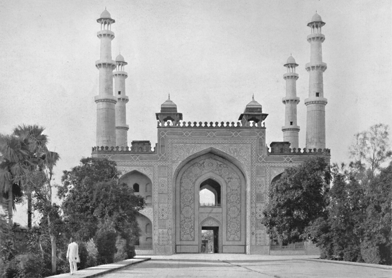 Sikandra. Porten til Akbars grav, c1910. af Unbekannt