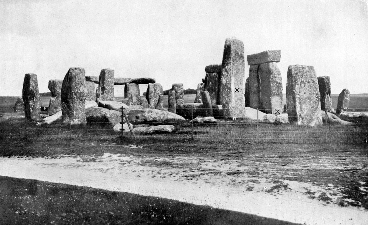 Stonehenge efter restaurering, c1920 af Unbekannt