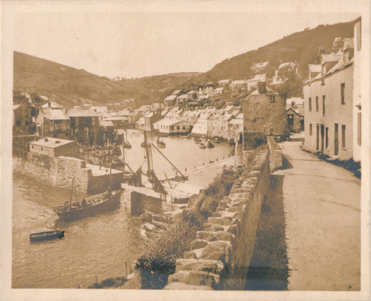 Havneindgangen - Polperro, 1927 af Unbekannt