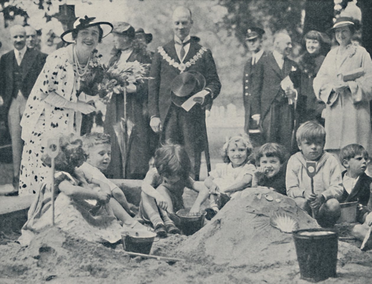 Dronningen åbner en legeplads, 1936, 1937. af Unbekannt