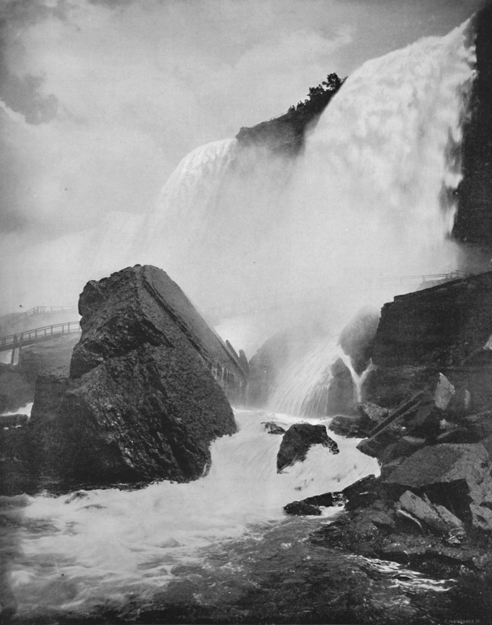 The Rocks Beneath the American Fall, 1800-tallet af Unbekannt