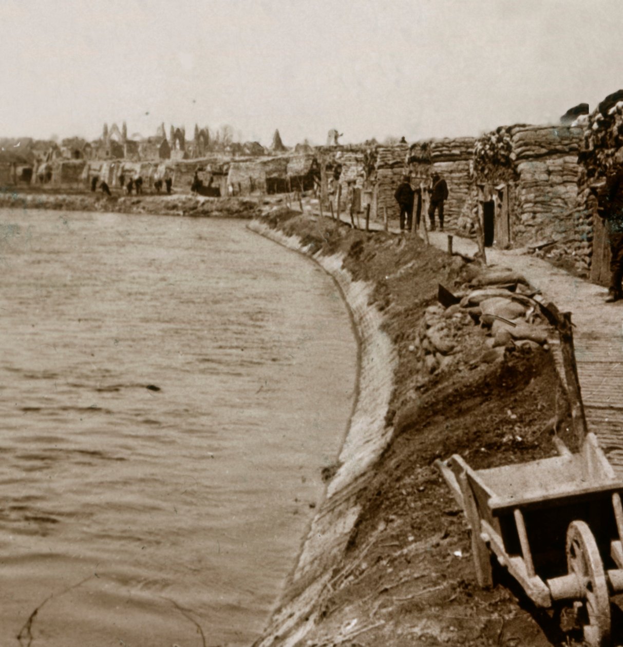 Skyttegrave ved Nieuwpoort, Flandern, Belgien, c1914-c1918 af Unbekannt