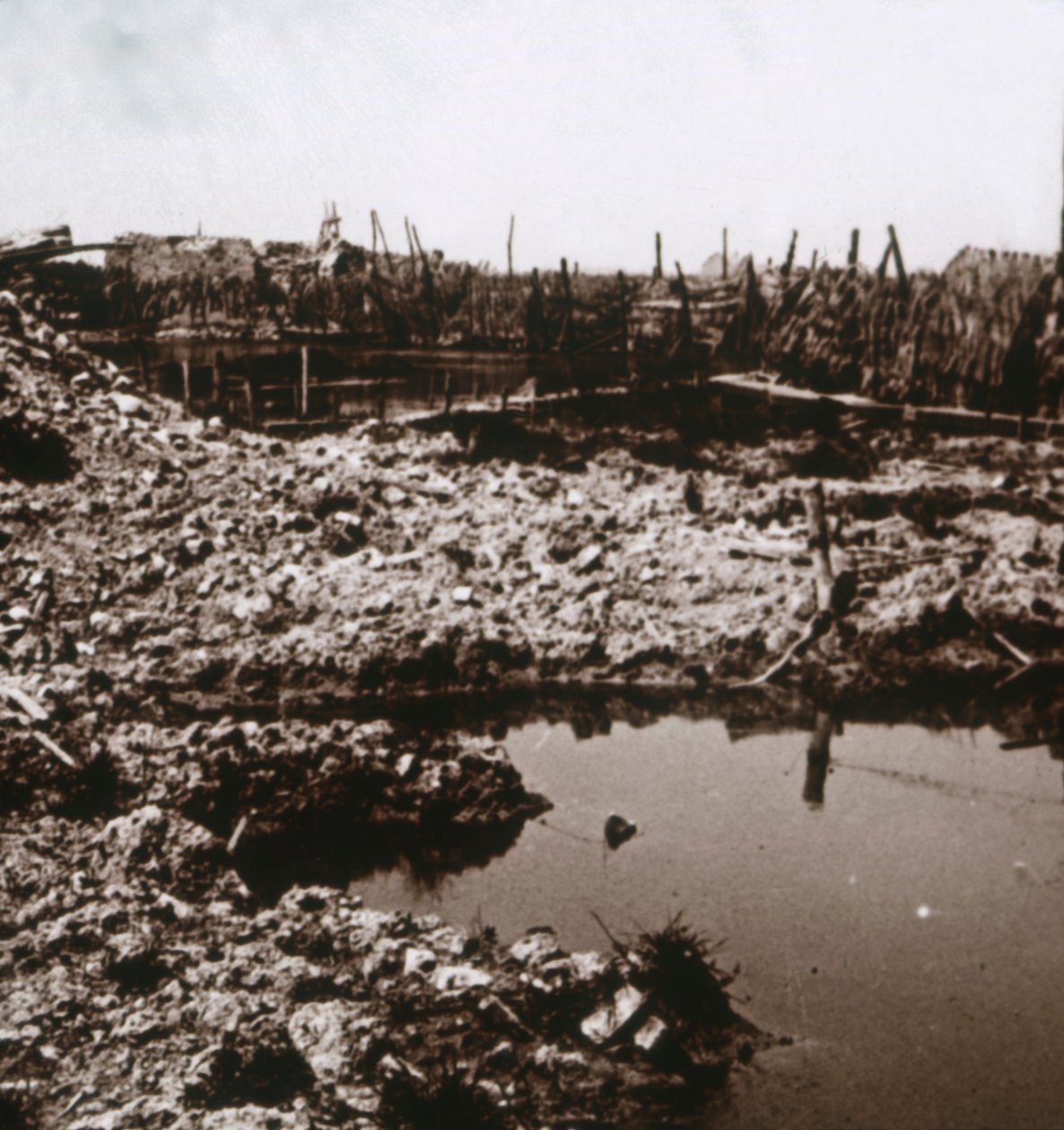 Skyttegrave, c1914-c1918 af Unbekannt