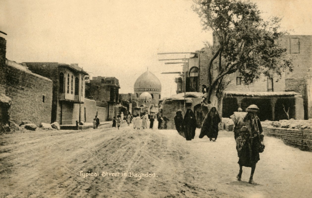 Typisk gade i Bagdad, c1918-c1939. af Unbekannt