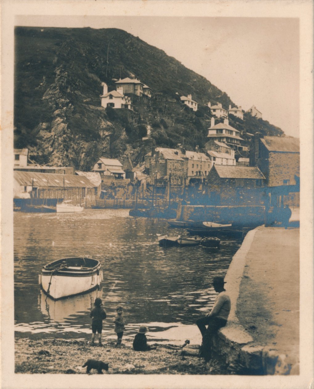 Udsigt fra havnen - Polperro, 1927 af Unbekannt